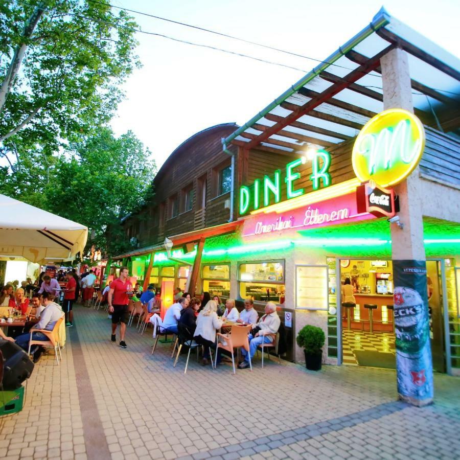 Riviera Wellness Apartman Siofok Exterior photo
